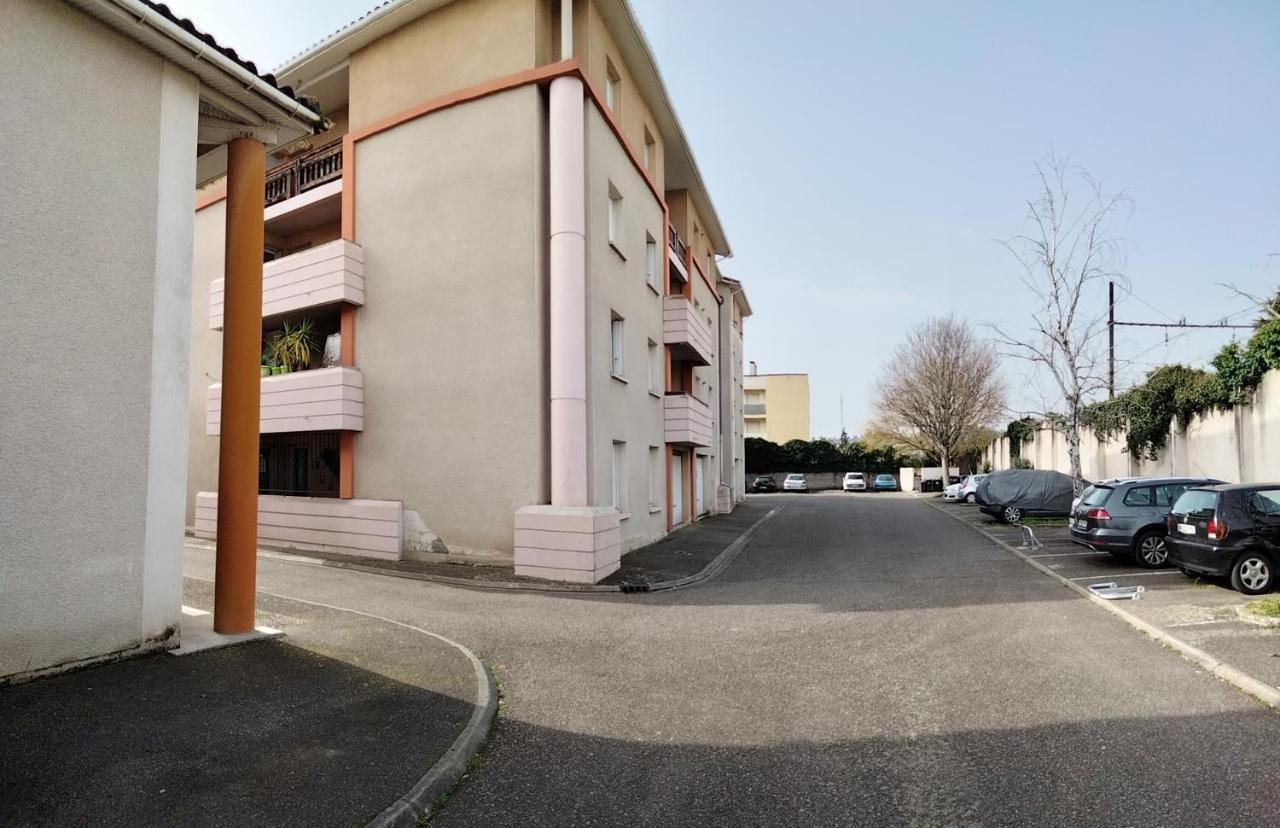 Grand T3 Avec Clim, Parking Et Terrasse Privative - Agen Daire Dış mekan fotoğraf